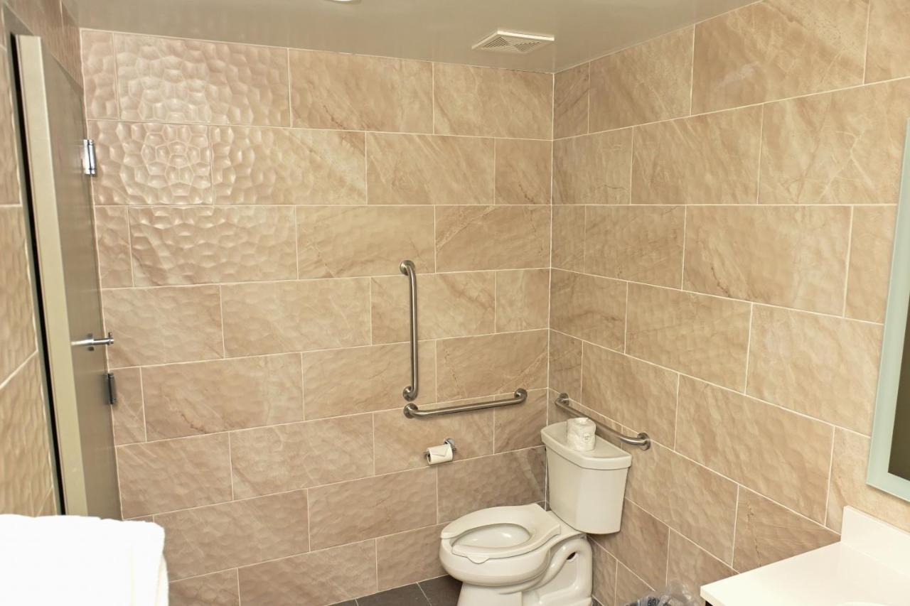 Days Inn By Wyndham Bronx Nyc New York Exterior photo