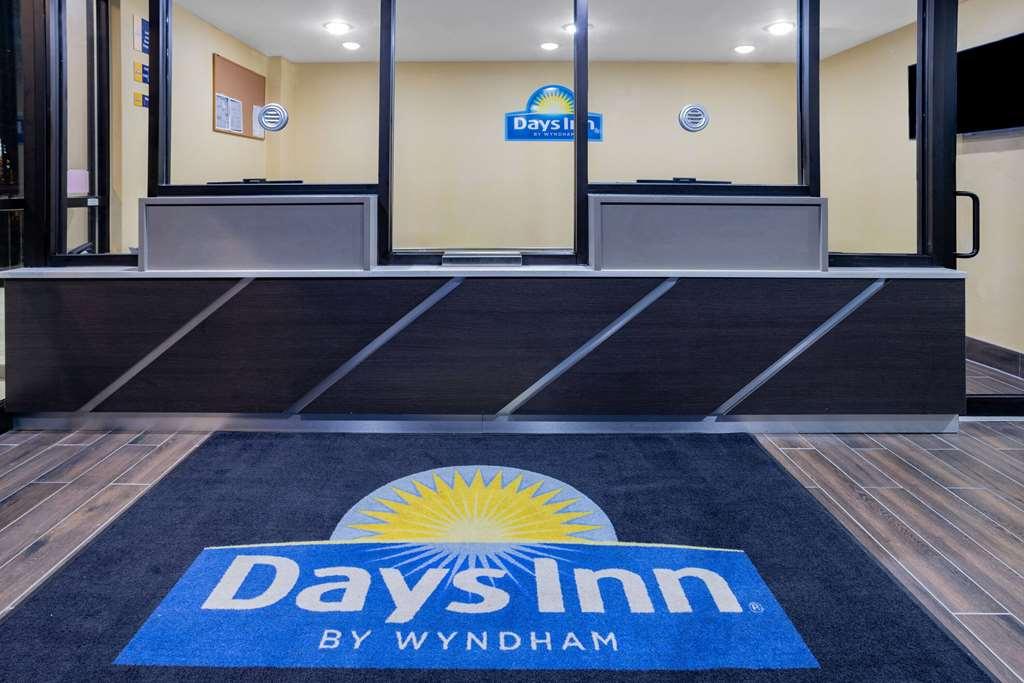 Days Inn By Wyndham Bronx Nyc New York Exterior photo