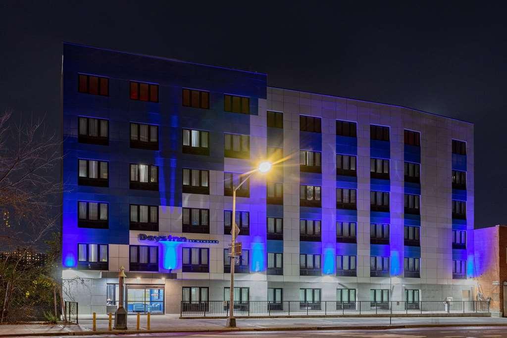 Days Inn By Wyndham Bronx Nyc New York Exterior photo